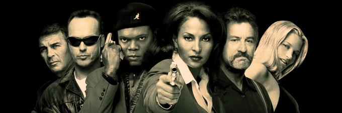 Tarantinova odlična predelava romana Rumov punč Elmorja Leonarda spremlja stevardeso v srednjih letih (Pam Grier), ki za preprodajalca orožja (Samuel L. Jackson) čez mehiško mejo tihotapi denar. Ko jo pri tem zalotita FBI-jeva agenta, ji ponudita priložnost za sodelovanje in izhod iz godlje. • V torek, 13. 11., ob 23.25 na Cinemaxu 2.* │ Tudi na HBO OD/GO.

 | Foto: 