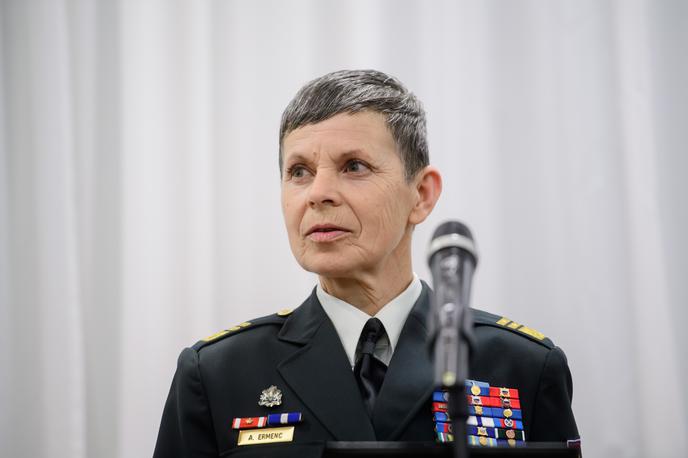 Alenka Ermenc | Člani Knovsa bodo danes opravili pogovor z načelnico Generalštaba Slovenske vojske Alenko Ermenc. | Foto STA