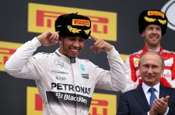 Hamilton naredil še en velik korak k naslovu prvaka