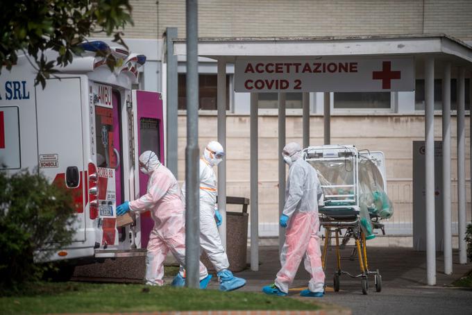 Kitajski zdravniki v Italiji hvalijo prizadevnost in strokovnost italijanskega zdravstvenega osebja, a obenem oopozarjajo na pomanjkanje zaščitne opreme v tamkajšnjih bolnišnicah. | Foto: Getty Images