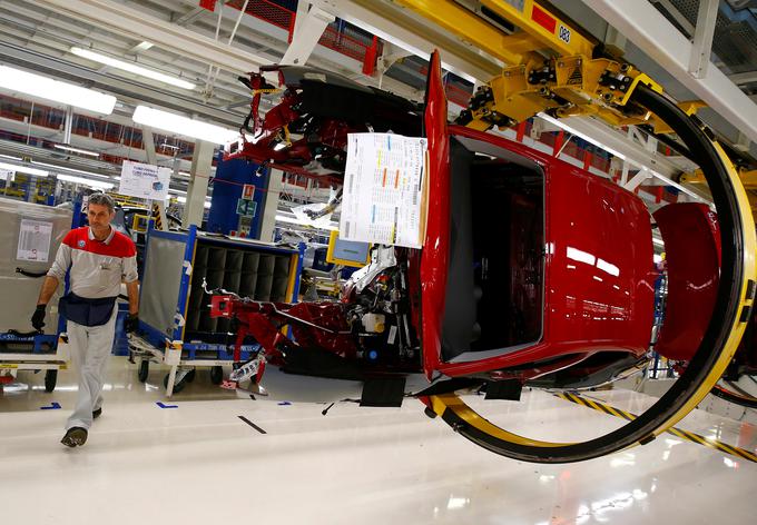 Alfa Romeo tovarna Cassino - proizvodnja giulia | Foto: Reuters