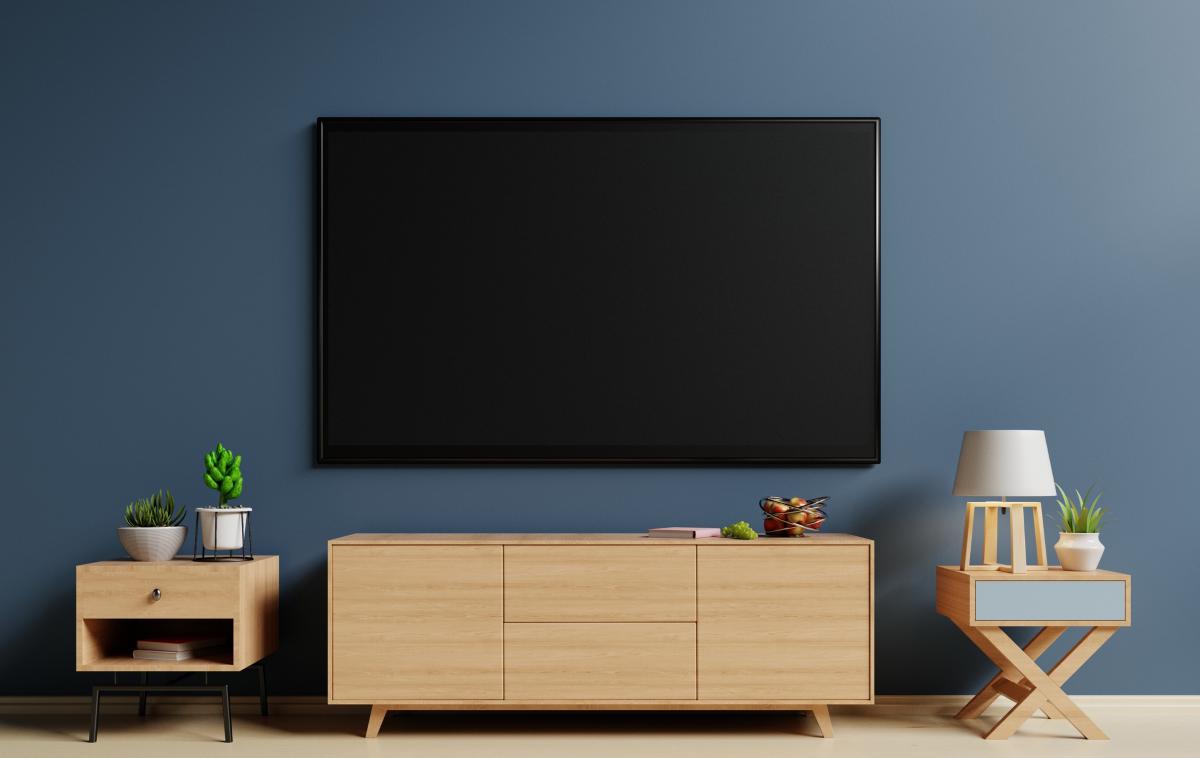 Dnevna soba | Televizor je v številnih gospodinjstvih pogosto tisti element opreme, okrog katerega se nato gradi dnevna soba. | Foto Thinkstock