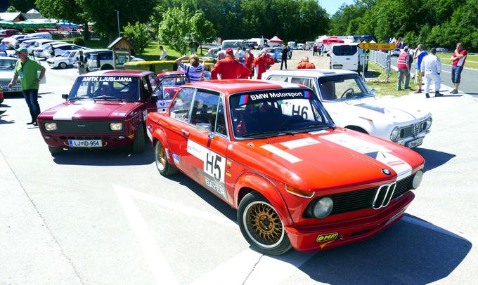 Avtomobili, ki spominjajo na prve izvedbe gorskih dirk na Gorjance. Dirka je leta 1971 prvič štela za državno prvenstvo takratne Jugoslavije. | Foto: 