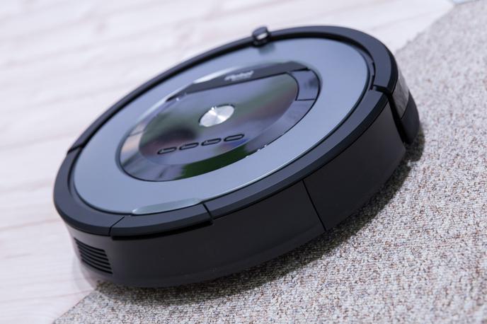 Roomba, iRobot | Namen posla je razširiti Amazonove ambicije glede umetne inteligence in pametnega doma, poroča AFP. | Foto Guliver Image