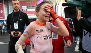 Filmski scenarij: Nizozemka z zlomljenim komolcem do naslova svetovne prvakinje! #video