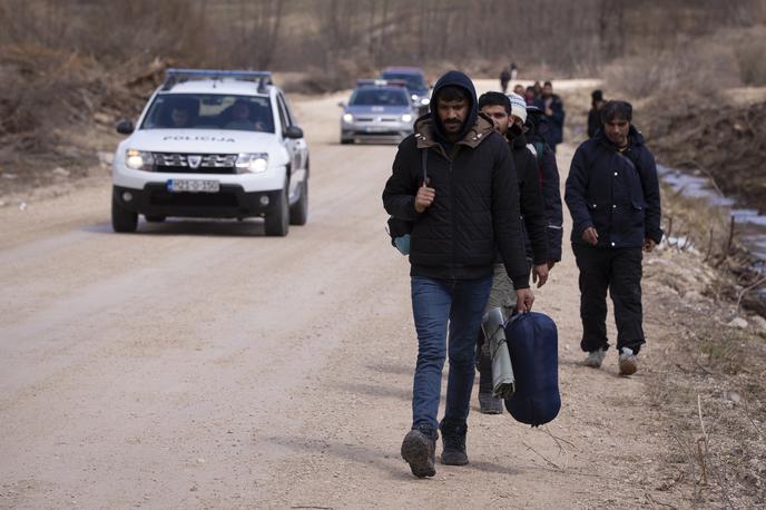 Hrvaška policija migranti | Letos je bilo do 10. marca 7.254 nedovoljenih vstopov na ozemlje Slovenije iz Hrvaške. To je skoraj 29 odstotkov več kot lani v primerljivem obdobju (takrat jih je bilo 5.632). | Foto Guliverimage