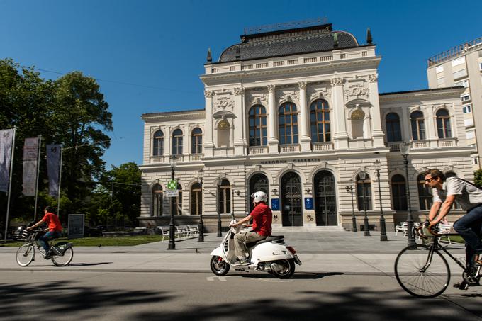 Vespa je vedno v središču pozornosti. Takšno zvezdništvo ji je poznano že več kot sedemdeset let. | Foto: Klemen Korenjak