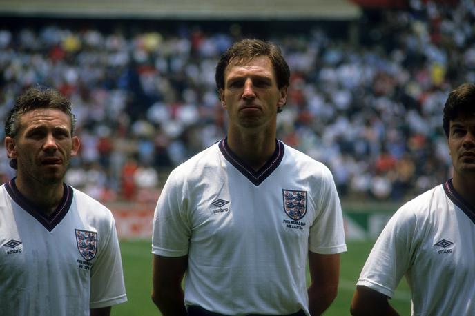 Alvin Martin | Alvin Martin je v osemdesetih letih prejšnjega stoletja spadal med najboljše angleške branilce. Za še večje zadoščenje je poskrbel le nekaj mesecev po znamenitem trojčku v dresu West Hama. Uresničil je otroške sanje in v angleškem dresu zaigral na svetovnem prvenstvu (1986). Lahko bi nastopil že na SP v Španiji (1982), a mu jo je takrat zagodla poškodba. Tokrat mu je ni. V dresu Anglije je sicer debitiral leta 1981 na prijateljski tekmi z Anglijo na Wembleyju. | Foto Guliverimage