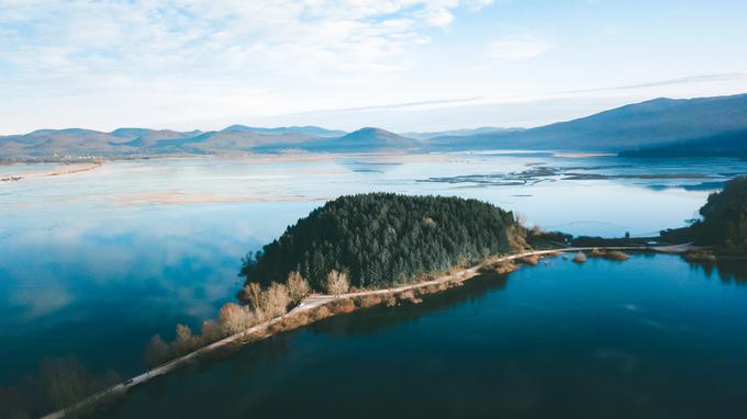 Vas Otok otoku na Cerkniškem jezeru. | Foto: Getty Images