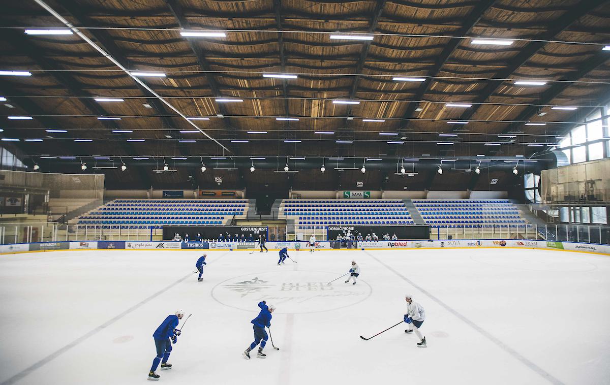 Zbor slovenske hokejske reprezentance, Bled | Slovenska hokejska reprezentanca je v zadnjem tednu priprav na domače svetovno prvenstvo. V četrtek sledi pripravljalna tekma z Italijo v gosteh, v soboto pa zadnja pripravljalna tekma na Bledu s Francozi. | Foto Grega Valančič/Sportida
