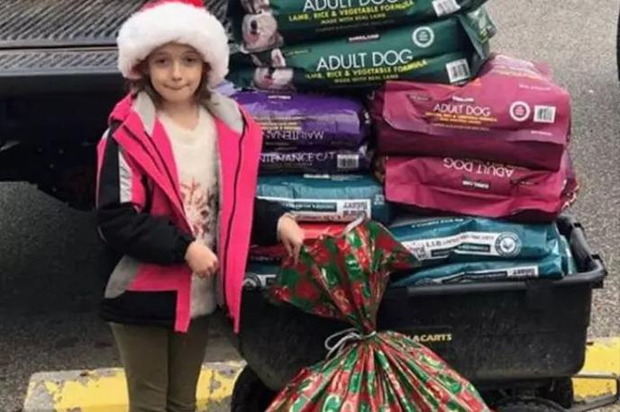 Landyn Wadsworth, zapuščene živali | Osemletnica si je tudi ta božič raje kot sebe zaželela obdariti pse in mačke v zavetišču za živali svojega domačega kraja. | Foto Tri-Cities Animal Shelter, Pasco (WA)