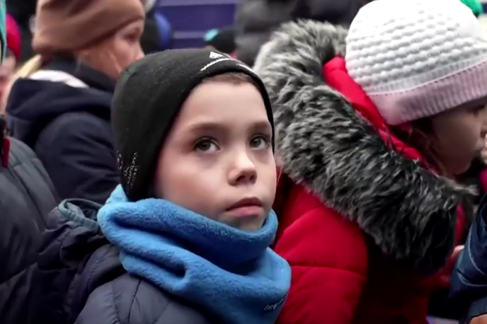 otroci sirote | Na ministrstvu za delo bodo storili vse, da bo za otroke iz ukrajinske sirotišnice ustrezno poskrbljeno. | Foto posnetek zaslona