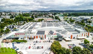 Vsa nakupovalna središča SES v Sloveniji opremljena z velikimi fotovoltaičnimi elektrarnami
