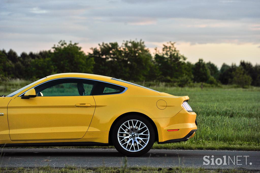 Ford mustang V8 5,0 - fotogalerija testnega vozila