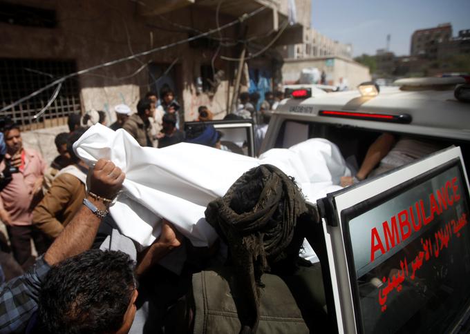Napadi so se začeli ob 8. uri po lokalnem času in po poročanju Reutersa zahtevali tudi smrtne žrtve. | Foto: Reuters