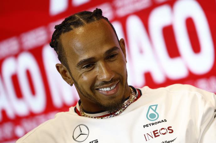 Monako Lewis Hamilton | Očitno so bili novinarji zdolgočaseni, da so si izmislili zgodbo o Ferrariju, pravi Hamilton. | Foto Reuters