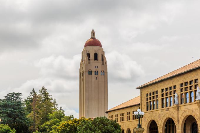 Akademsko izobrazbo je Evan Spiegel iskal na univerzi Stanford. Malo prej smo omenili prestižne univerze Ivy League – Stanford je ena od njih.  | Foto: Thinkstock