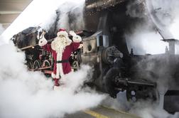 Kako lahko sto let star vlak polepša že tako pravljični december #foto