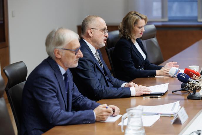 Sodni svet RS | "Plače sodnikov se v obdobju od leta 2012 do leta 2020 niso usklajevale z inflacijo," je poudaril predsednik Sodnega sveta Vladimir Horvat.  | Foto STA
