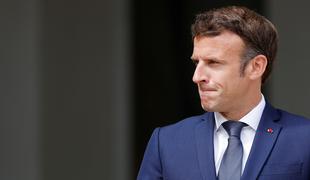 Macron svari, da je konec izobilja