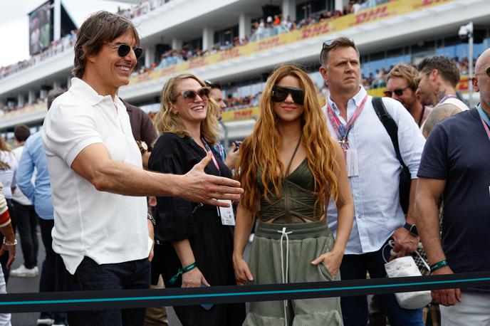 Tom Cruise in Shakira | Vir blizu ameriškega igralca je za Page Six povedal, da Cruisa "Shakira zelo zanima in bi jo rad zapeljal". | Foto Guliverimage