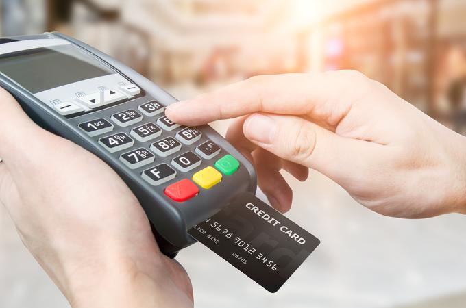 Plačevanje s karticami zmanjša stroške menjave valute ali dvigov gotovine na bankomatih. | Foto: Thinkstock