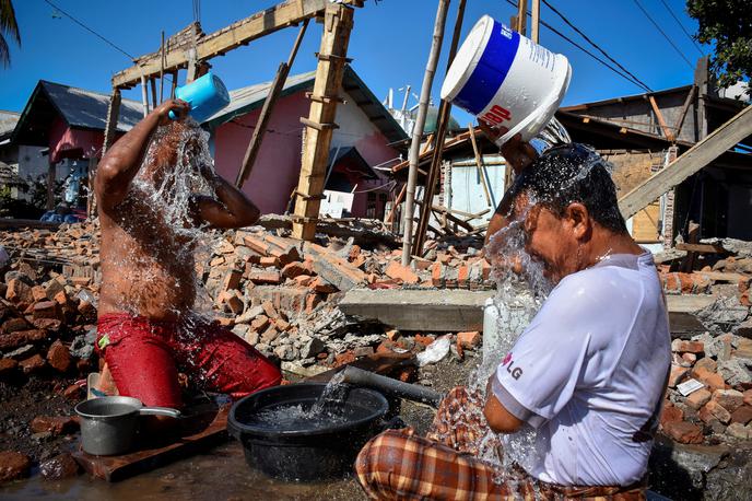 Lombok | Indonezijski otok Lombok je julija in avgusta prizadelo več potresov, v katerih je skupaj umrlo več kot 500 ljudi. | Foto Reuters