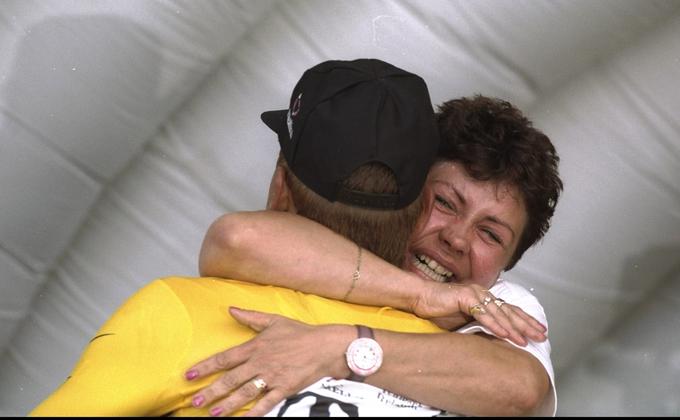 Jan Ullrich z mamo Marianne, ki ga je po tem, ko je oče zapustil družino, vzgajala sama.  | Foto: Getty Images