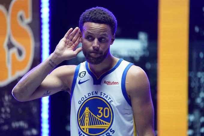 Stephen Curry je najbližji zasledovalec Luke Dončića na seznamu najboljših strelcev. | Foto: Reuters