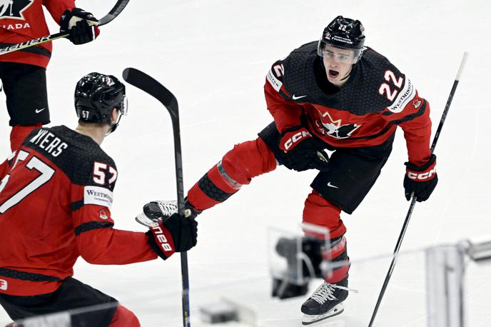 SP hokej Kanada | Kanada je s tremi goli v zadnji tretjini vendarle upravičila vlogo favorita in se uvrstila v finale. | Foto Reuters