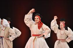 Kako se sodobni ples lahko preplete s folkloro?