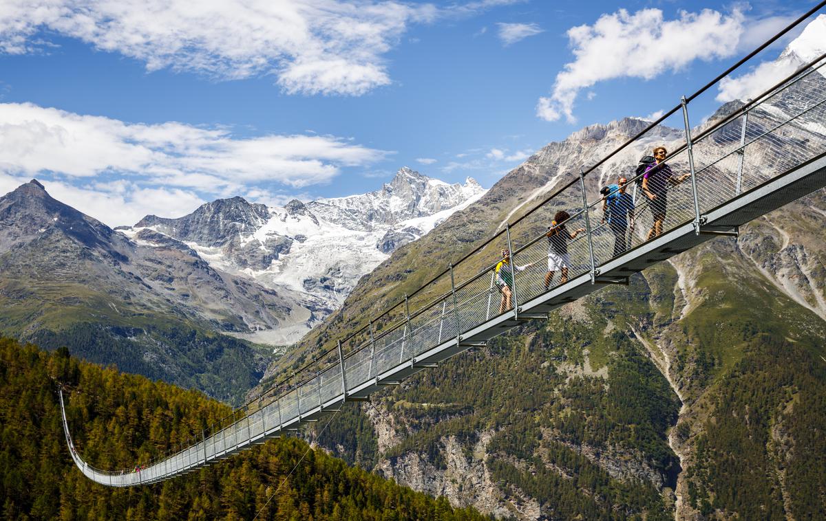 Most viseči Zermatt Švica | Foto Valentin Flauraud