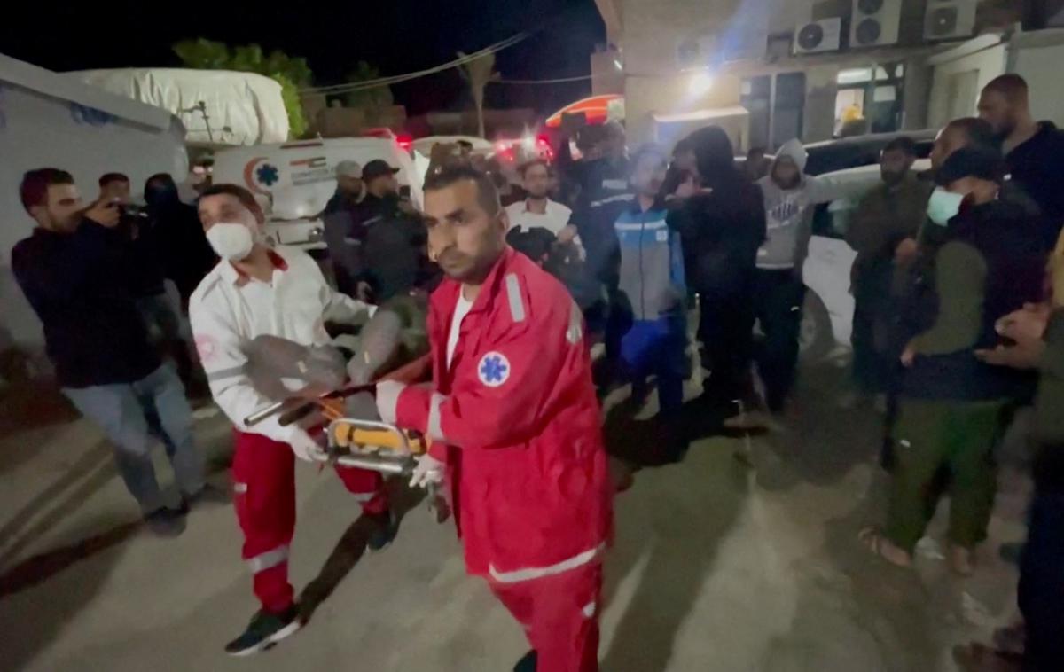 napad v Gazi | Po navedbah ministrstva za zdravje v Gazi so bili ubiti državljani Združenega kraljestva, Poljske in Avstralije, četrtega ubitega humanitarnega delavca še niso identificirali.  | Foto Reuters