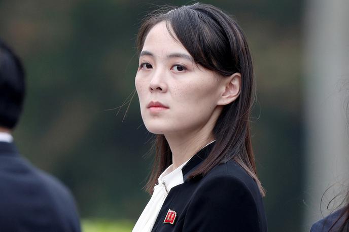 Kim Yo Jong, sestra Kim Jong Una | Ministrstvo za združitev obeh Korej v Seulu je v odzivu danes obžalovalo "vulgarni jezik", s katerim je visoka predstavnica Pjongjanga napadla Juna, in obenem severno sosedo obtožili, da poskuša med Južnimi Korejci zanetiti nezadovoljstvo. | Foto Reuters