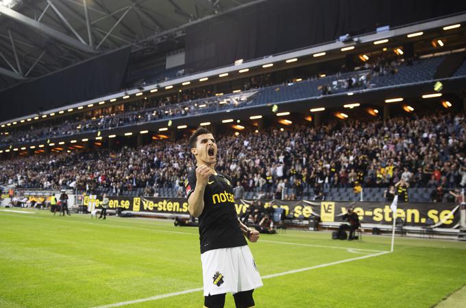 Norveški reprezentant Tarik Elyounoussi je z devetimi goli najboljši strelec AIK v tej sezoni. | Foto: Getty Images
