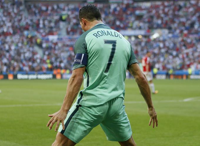 Cristiano Ronaldo je zablestel v pravem trenutku in Portugalce rešil pred izpadom. | Foto: 