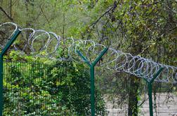 Na MNZ podpisali pogodbo z Minisom za odstranitev ograje na meji