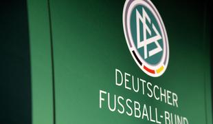 Davčni uradniki in policija preiskujejo Nemško nogometno zvezo