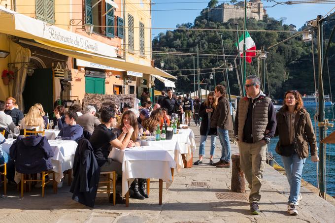 Portofino obišče tudi do deset tisoč turistov dnevno. | Foto: Shutterstock