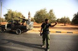 Libijski uporniki obkolili Bani Valid in pripravljeni na napad