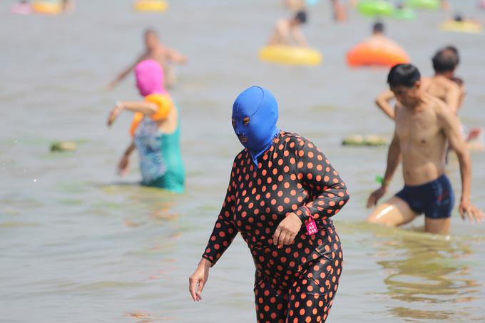 Maske zaščita proti soncu | Foto: Reuters