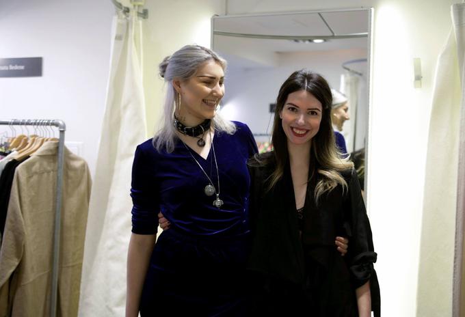 Agnes Krown s slovensko modno oblikovalko Janjo Videc v Ljubljani, s katero sta se za Nežin kanal na YouTubu pogovarjali o etični modi. | Foto: 