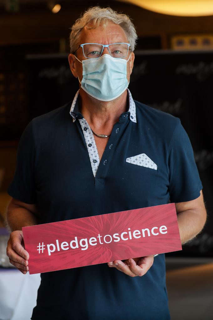 Zdravniki in farmacevti so zaprisegli znanosti (Pledge to science). | Foto: 