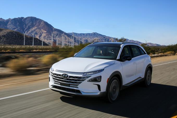 Hyundai nexo poganjajo vodikove gorivne celice in ima 600 kilometrov električnega dosega. | Foto: Hyundai