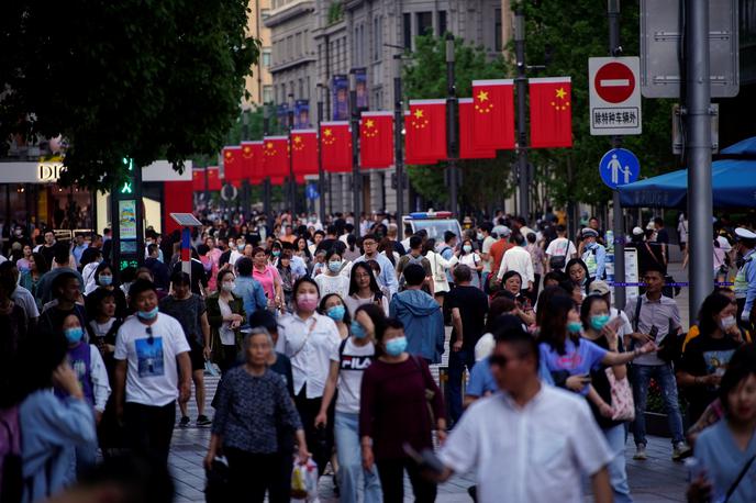 Kitajci | Na Kitajskem upada odstotek mlajših, delež starejših narašča. Manj je tudi porok, kar vpliva na rodnost.   | Foto Reuters
