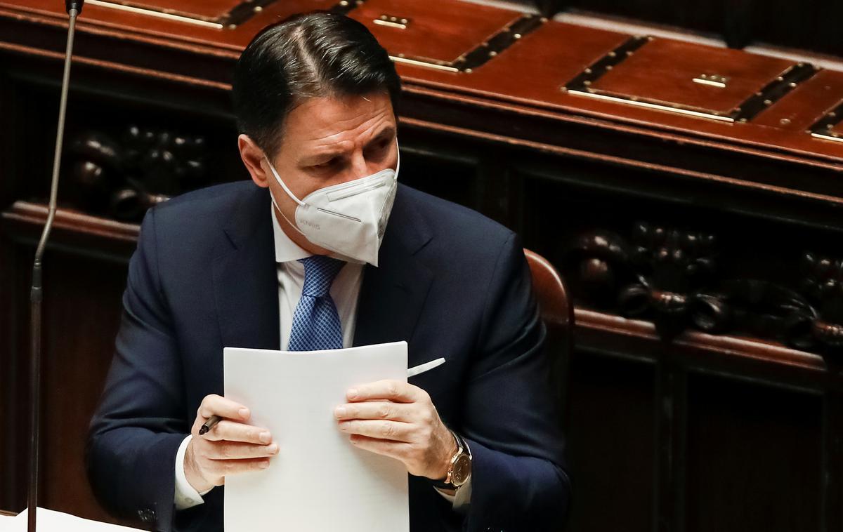 Giuseppe Conte | Poslanci spodnjega doma italijanskega parlamenta so italijanskemu premierju Giuseppeju Conteju izglasovali zaupnico. | Foto Reuters
