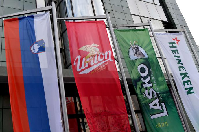 Pivovarna Laško Union | Sedaj Heineken iz Ljubljane seli še polnjenje uniona, navaja Dnevnik. Ljubljanska proizvodna linija za pločevinke bo po izvedeni selitvi preseljena v eno od drugih Heinekenovih pivovarn, pri čemer se omenja tista v Novem Sadu, ali pa bo prodana. | Foto STA