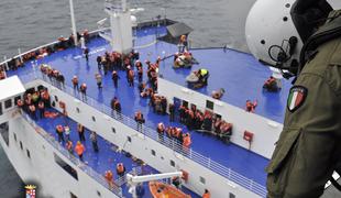 Število žrtev požara na grškem trajektu se je povzpelo na osem (video)