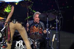 Rockersko tožarjenje: Aerosmith nočejo svojega dolgoletnega bobnarja #video