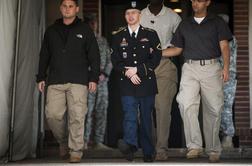Manning: Žal mi je, da sem prizadel ZDA